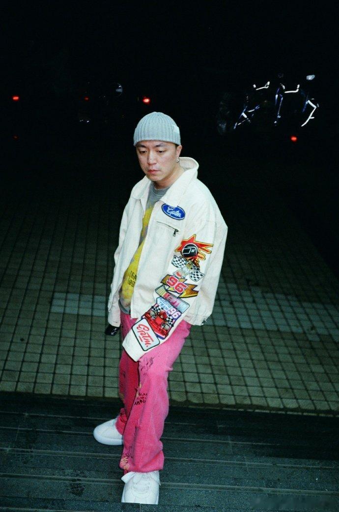 歌手助演嘉宾阵容官宣歌手2026 Jony J 难得上音综助演，期待即兴 rap