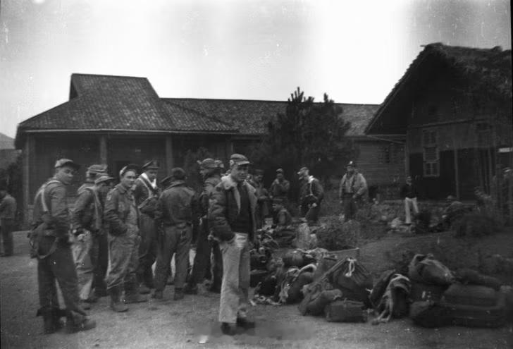 照片中的历史 1944年5月，驻桂林前进基地的美国陆军航空队第308轰炸大队官兵