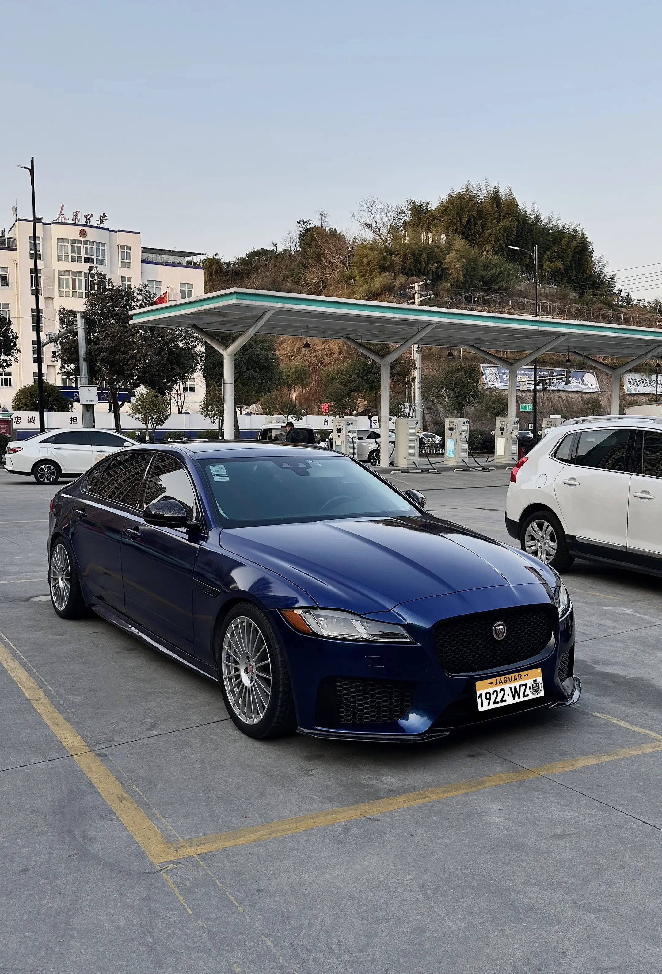 保持干净的日常，英伦C级车。