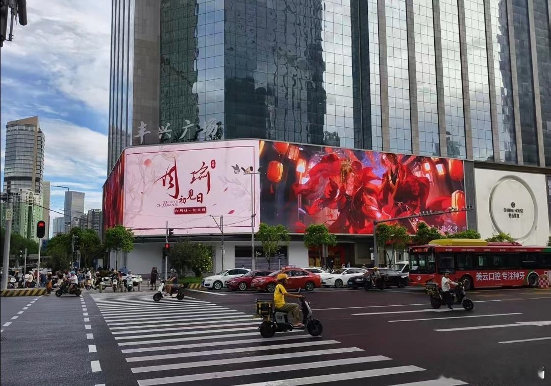 古茗时代少年团排面 被这波线下应援狠狠惊艳！时代少年团解锁首位咖啡全球代言人，海