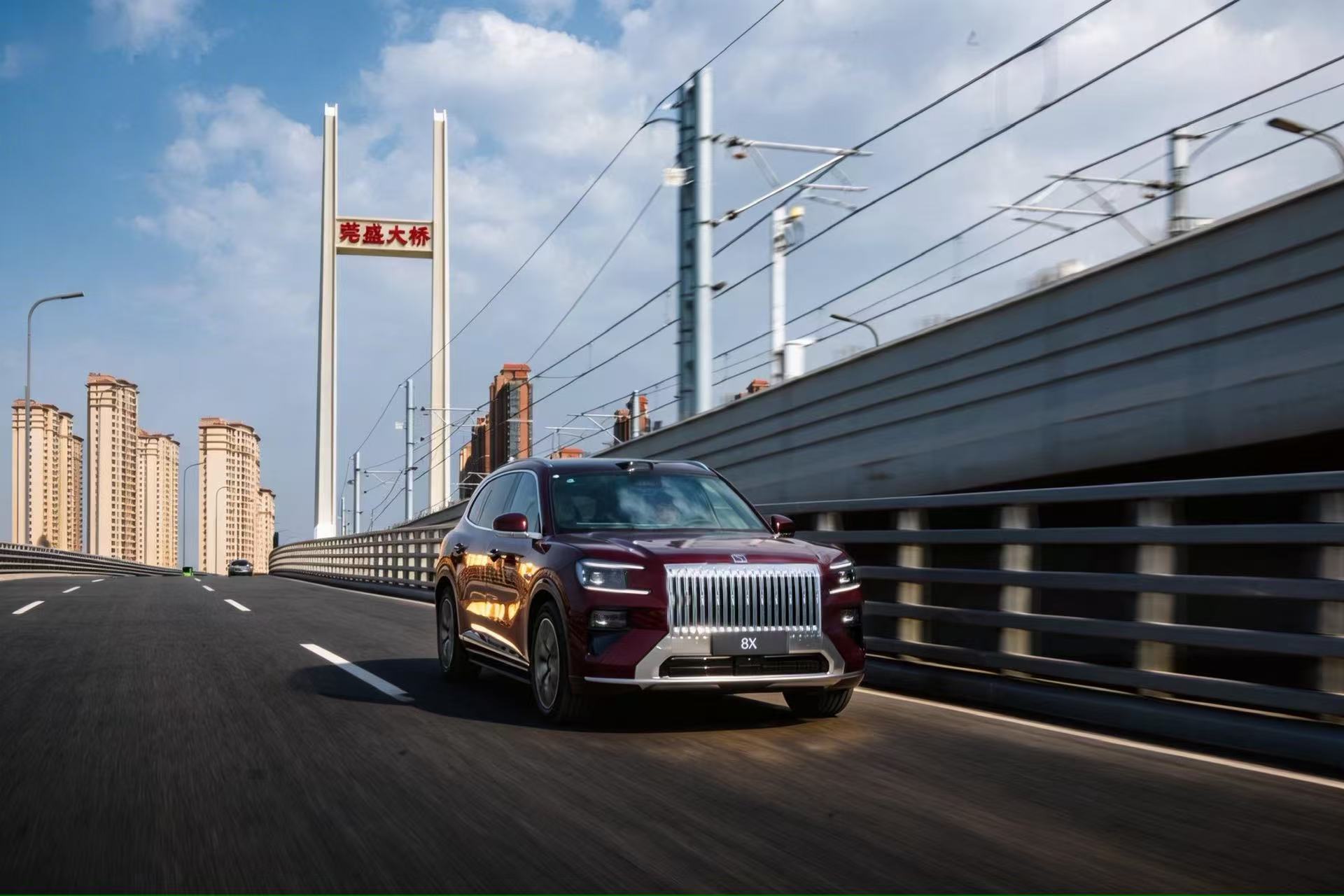 极氪8X 定档了，将在4月17日上市，如果你还在纠结纯电还是混动，去试驾8X。它