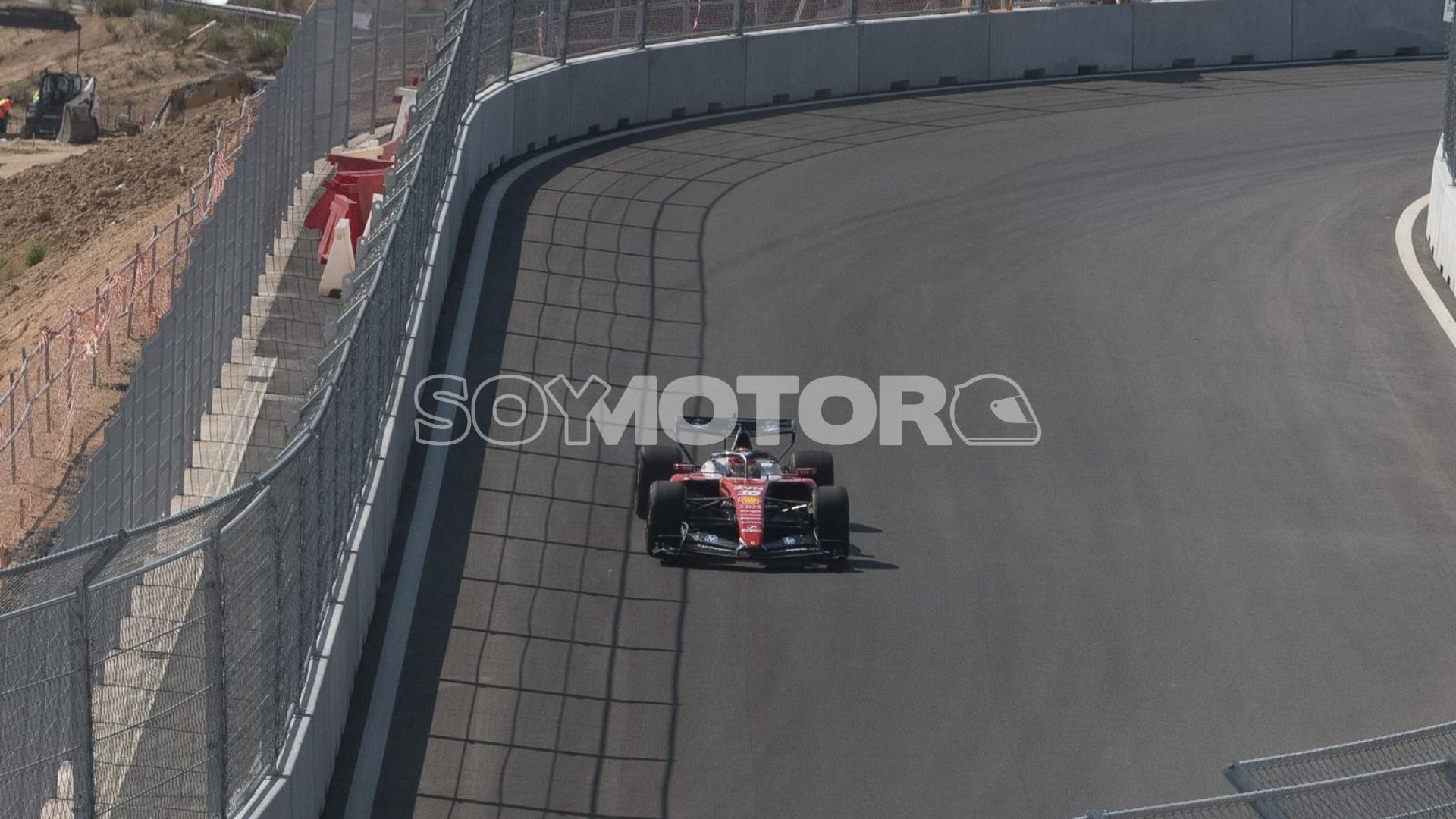 F12026F1英国大奖赛 勒克莱尔驾驶 SF-26 驶上马德里赛道 