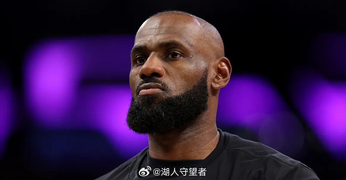 热火总裁帕特-莱利在播客节目中聊到了自由球员勒布朗-詹姆斯，并谈起了两人这12年