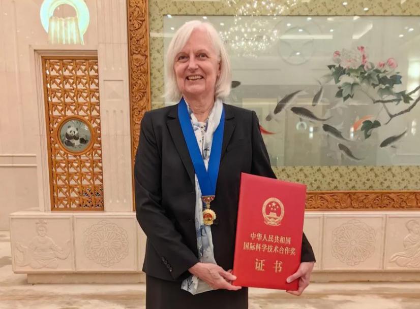 没想到中国光刻胶研发的"大佬"级别的人物竟然是她。
她就是2026年新晋中华人民