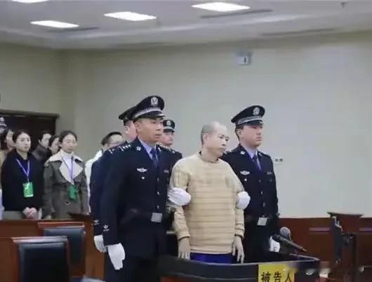 看来我们被网络骗了，党老汉和早先网络上的照片根本不一个人。我早说过网络上非官方的