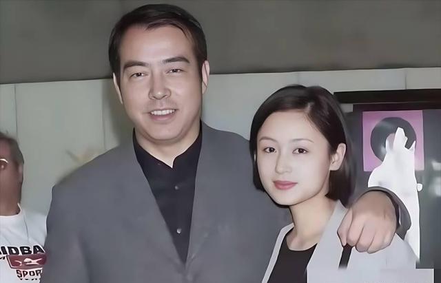 1996 年，陈凯歌和陈红同游澳洲，因服务员夸赞陈红漂亮，陈凯歌便当场买下 30