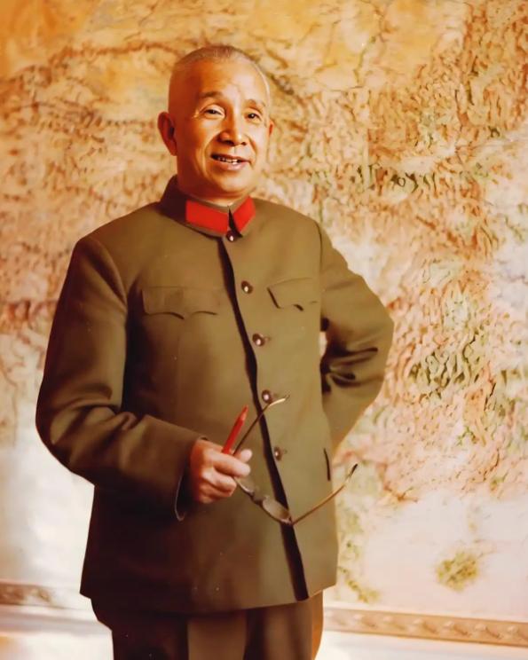 1970年，周恩来安排粟裕转任要职，63岁的老将军当面婉拒：“我不会搞地方，将来