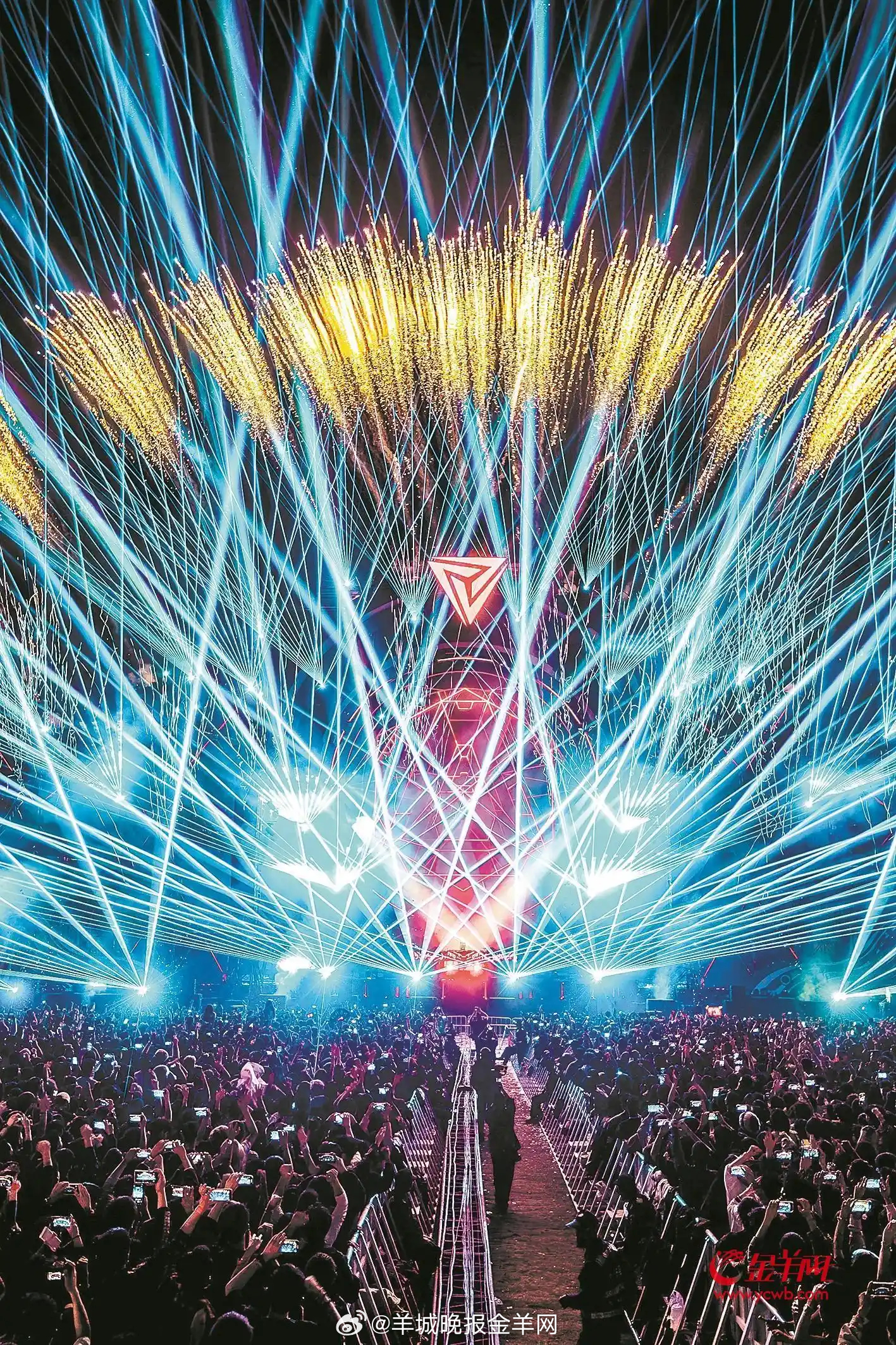 #活力广东时尚湾区# #不辞长作岭南人#【跨年夜，大湾区城市好忙】2026年元旦