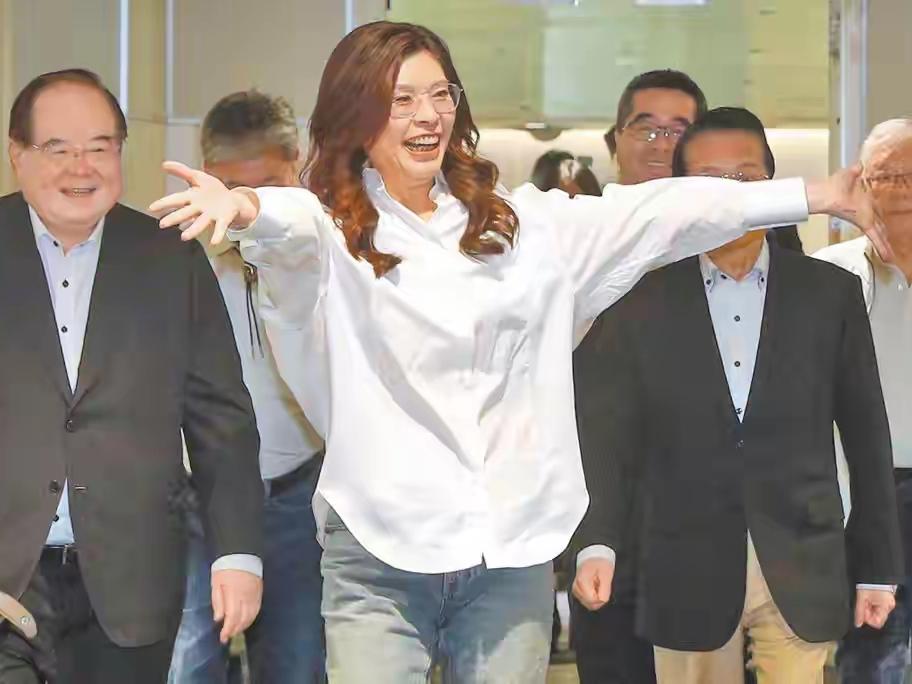 民进党赖清德执政满意度跌到43.8%，不满意度飙至53%，岛内怨气冲天。

按理