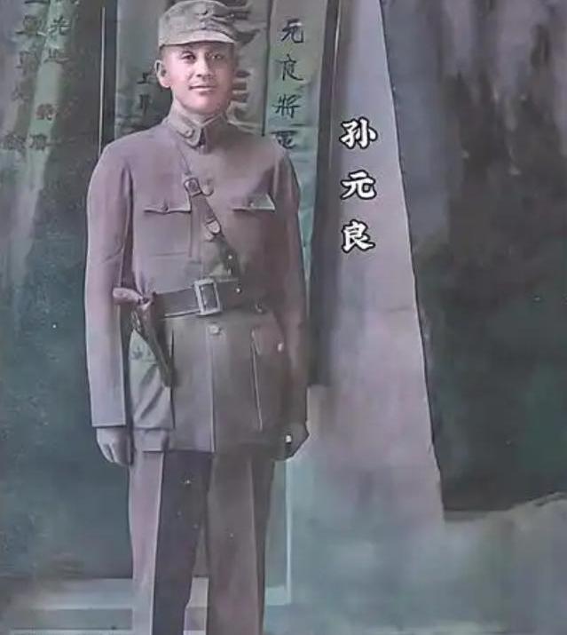 他总在最危险的时刻选择离开阵地，这一选择直接影响无数人的命运，却也让他在接下来的