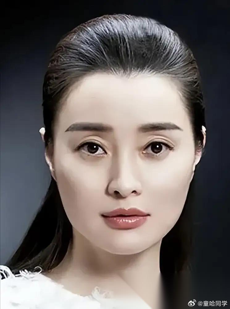 成年人的绝交，从来都是静悄悄的！ 在颁奖典礼后台，陈建斌与吴越零食交流，连眼神的
