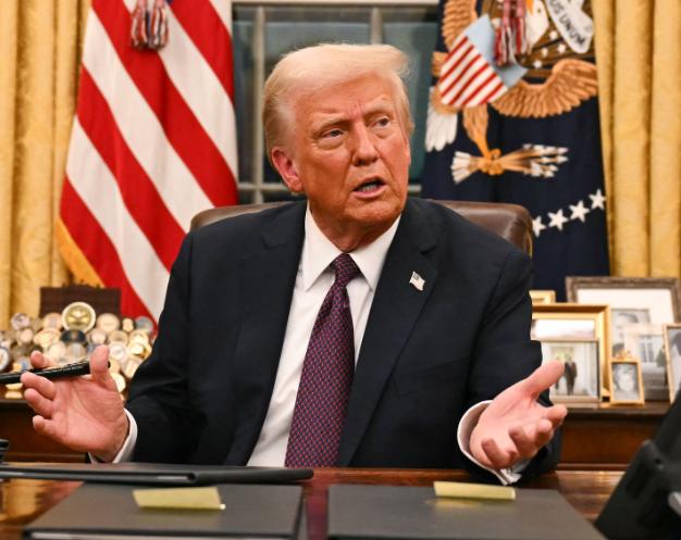 果然被我猜中了！美国总统特郎普明确宣布：2月10日，美国总统特朗普9日威胁称，他