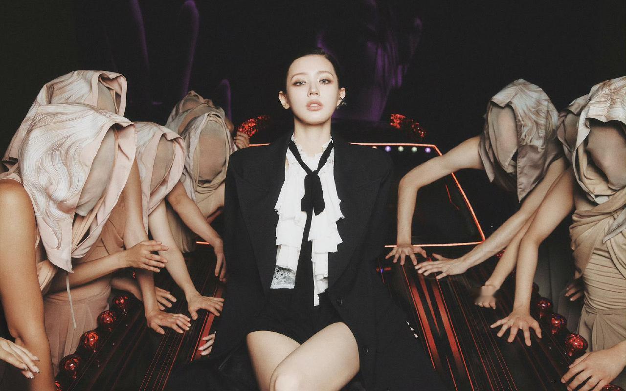 “众生朝拜”赵美延1103solo回归 ​​​