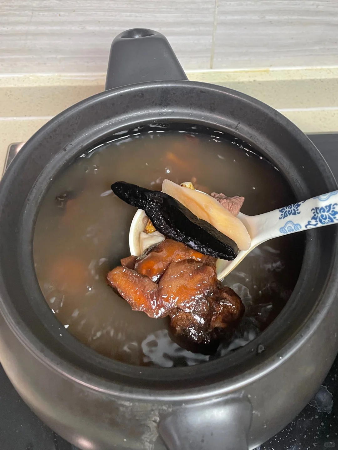 又湿又热，怎么喝。
