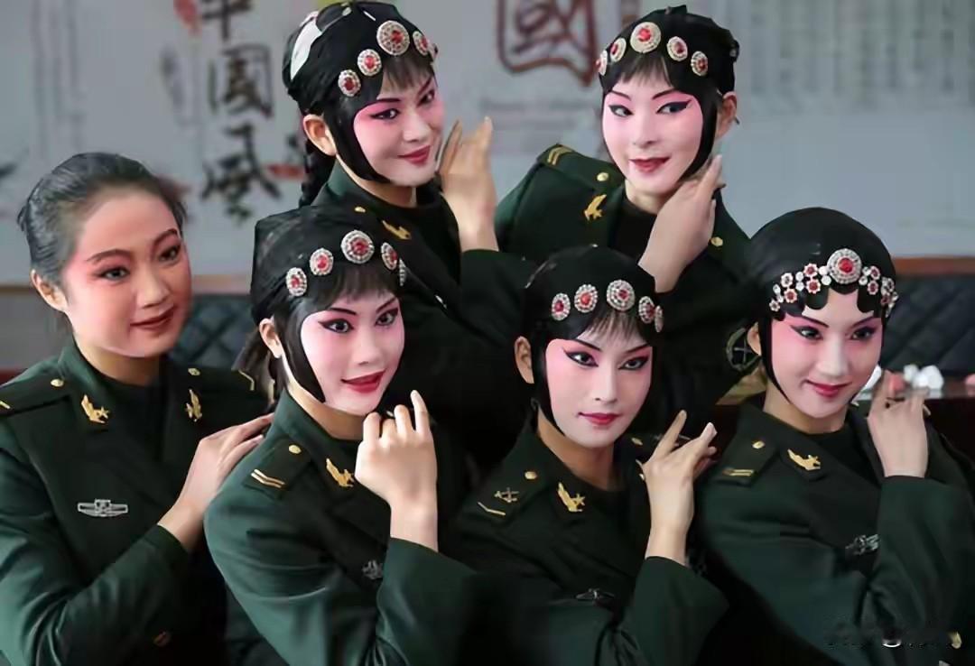 春晚节目单公布！解放军精心准备的节目亮相
除夕夜即将来临，中央广播电视总台正式对