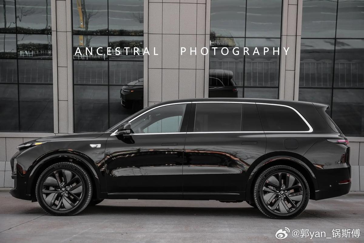 理想公布了2月交付数据：26,421辆。相比1月27668台，春节月这个量算稳住