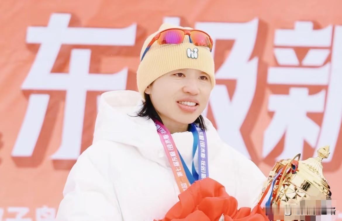 真不是我酸

张水华跑一场马拉松，抵我半年工资。她脱下护士服那一刻，我才看懂什么