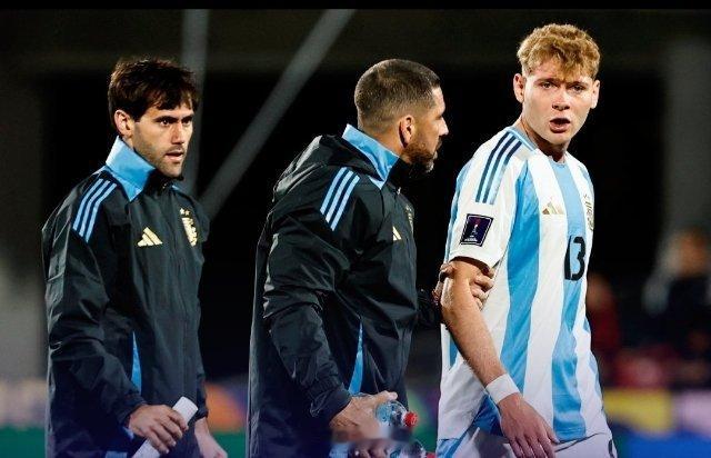 奥莱2025智利世青赛 阿根廷U20瓦伦丁·佩拉尼在对阵墨西哥的比赛中受伤，将缺