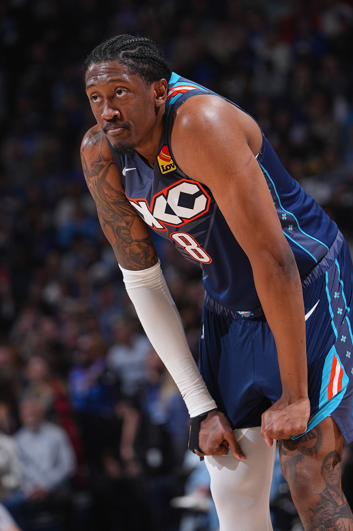 Brandon Rahbar透露，暂停期间杰伦威捂着腿筋，然后返回了更衣室。 n