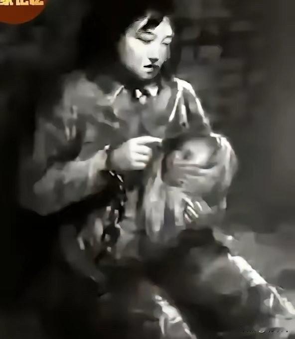 1941年沂蒙反扫荡，怀孕八个多月的陈若克突围被俘。烙铁烫身，她没吐一个字。被捕