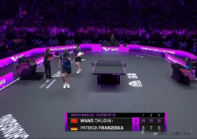 WTT重庆冠军赛的赛场上，尽管比赛当中又早早出现了队友纷纷出局，让王楚钦接近一人