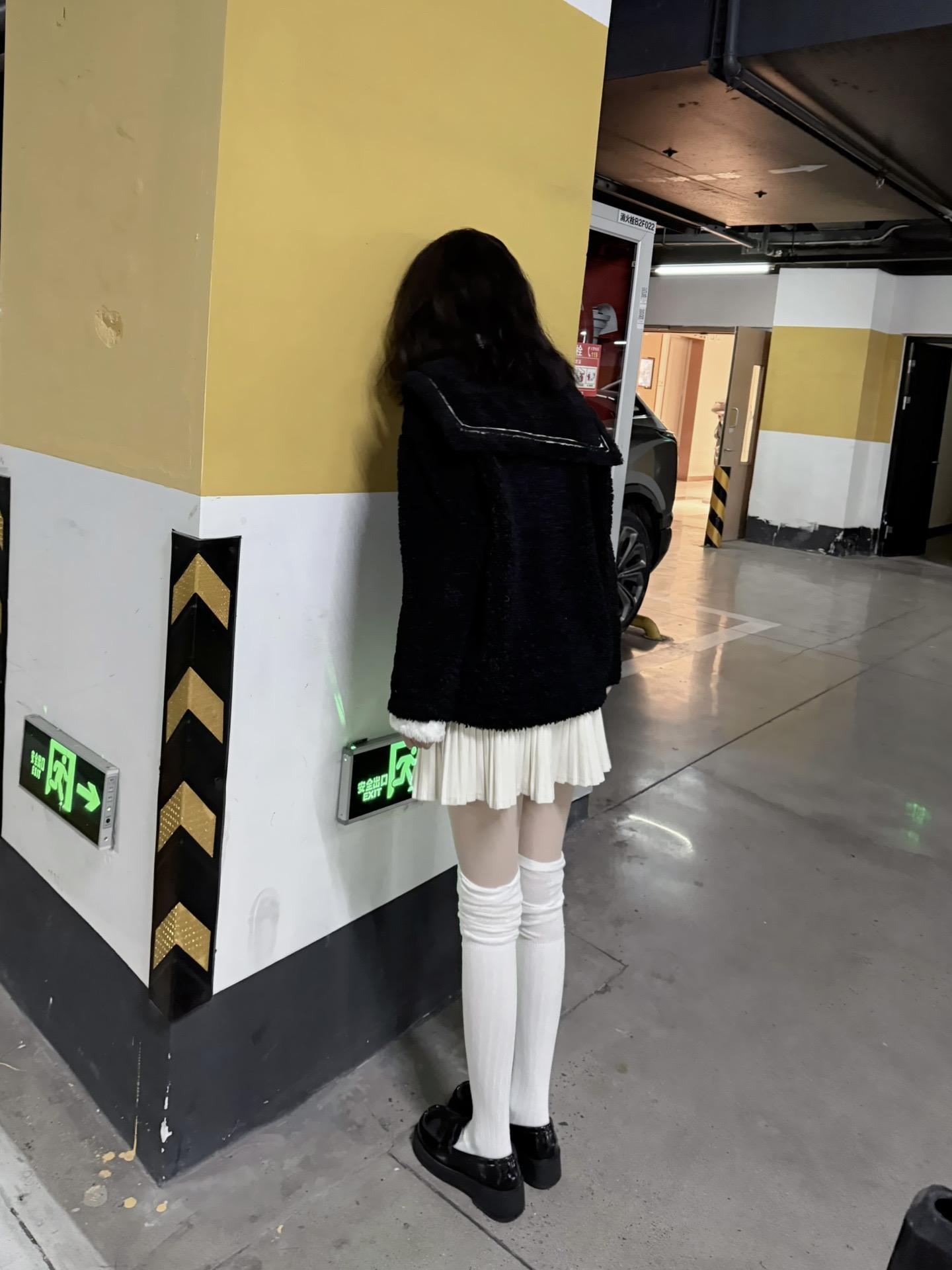 我说怎么突然不哄我了 原来有个不生气的陪你了