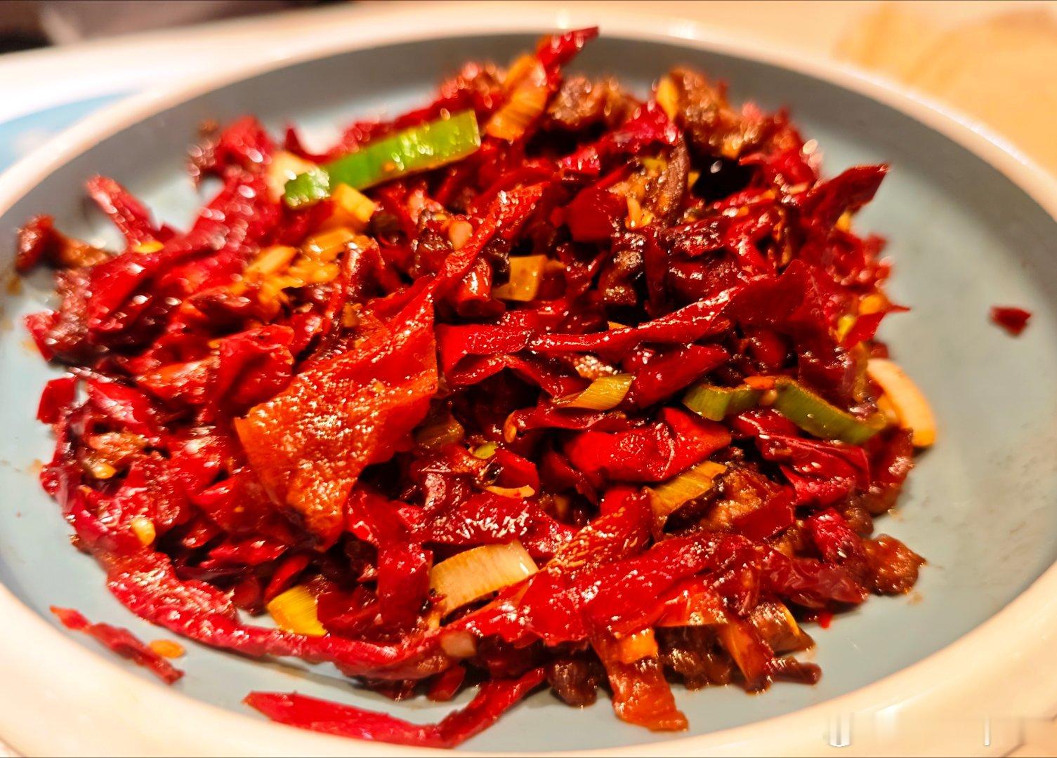 生活手记一家第一次来的老店，这个天气，卷饼吃的真的很舒服，玉米糊糊也很好喝。 乌