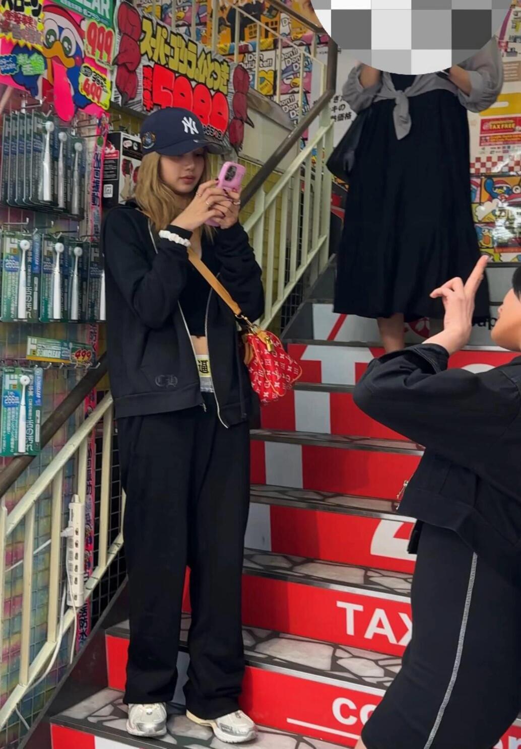 Lisa和米妮同游东京 ​​​