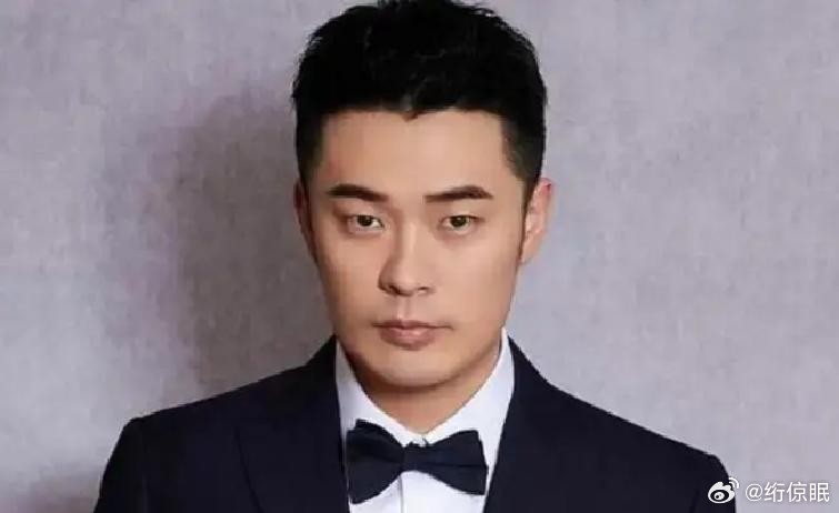 昨晚陈赫鹿晗又坐一块儿喝酒了。 陈赫新代言只剩三个，多是二线快消，带货平均500
