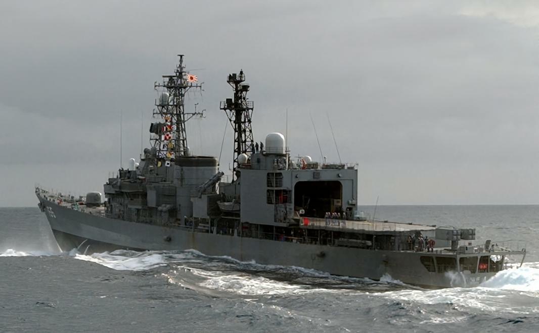 每天认识一件兵器 日本“朝雾”级驱逐舰“朝雾”（Asagiri）级驱逐舰是日本在