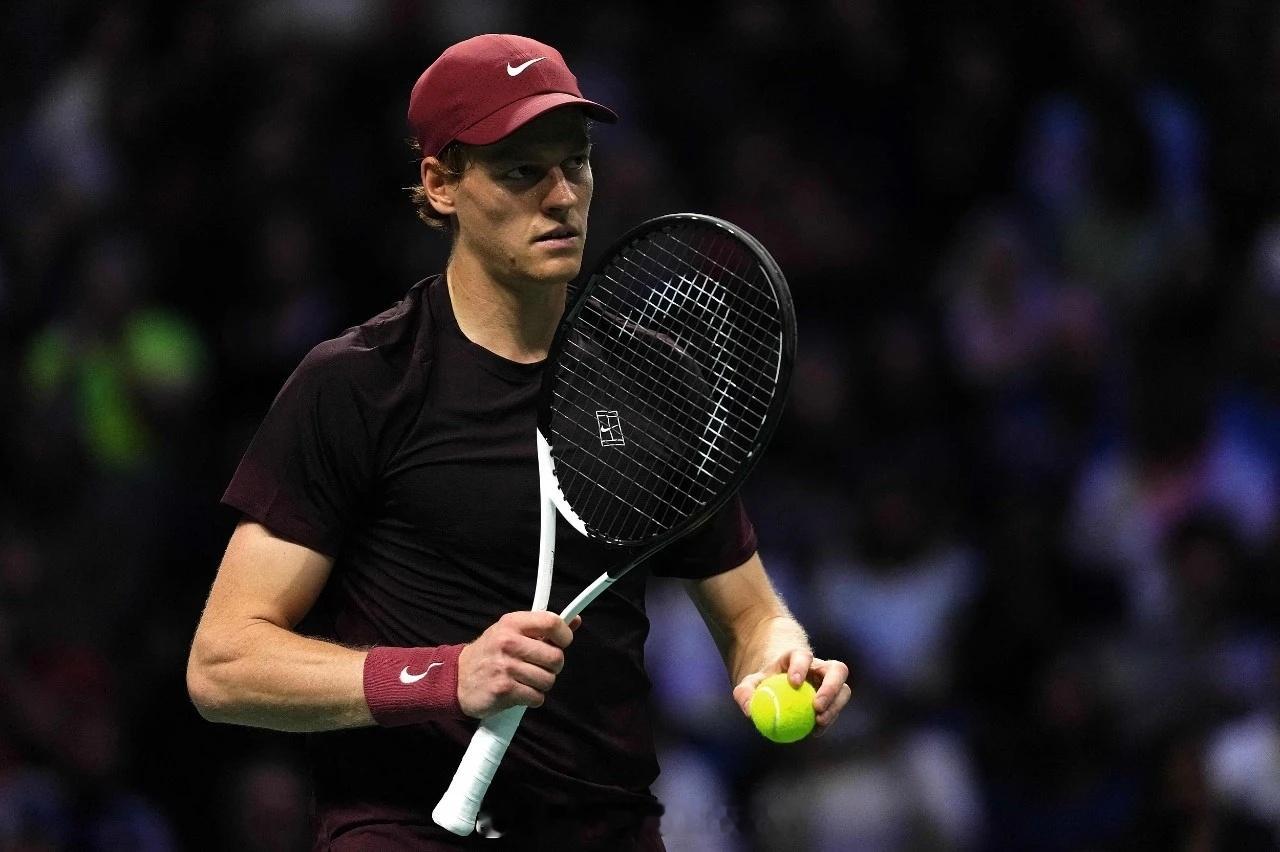 劳力士与网球 2025赛季ATP巴黎大师赛第三轮，劳力士代言人、2号种子辛纳7-