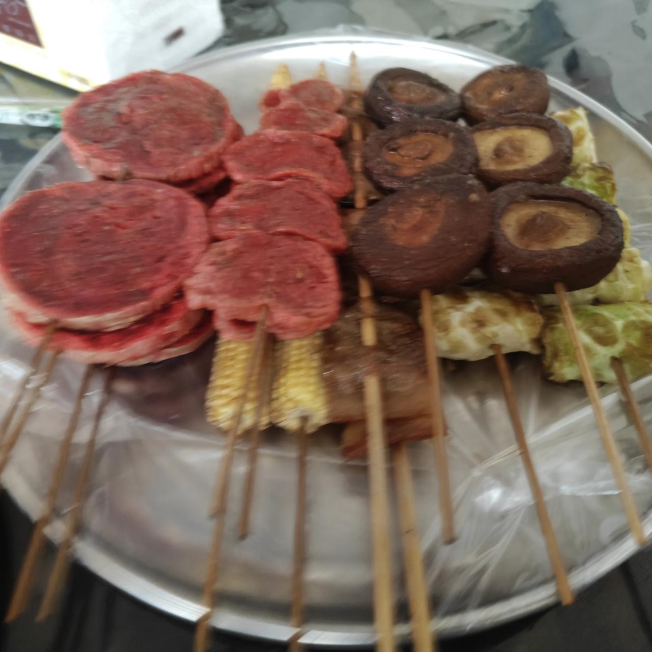 今天刚发了工资，4200元。部门同事提议一起聚餐，每人230元，听了，我婉拒了，