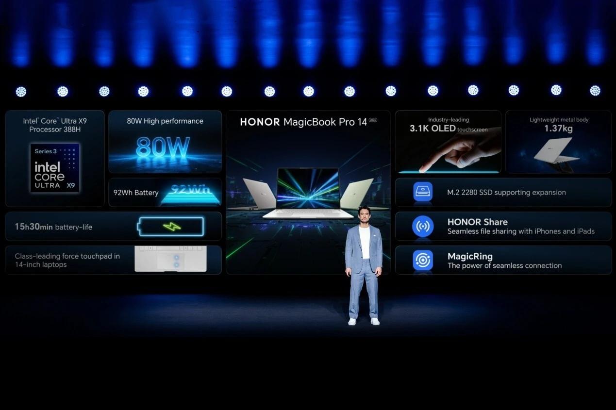 荣耀这次真把苹果的脸打肿了。MWC 2026上亮相的MagicBook Pro 