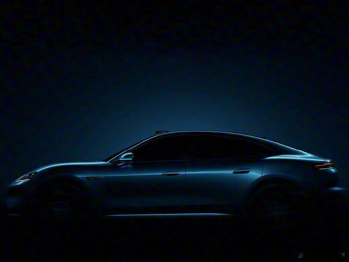 尚界Z7，号称“鸿蒙智行最美轿跑”，对手应该就是小米 SU7了，今年真正的大战要