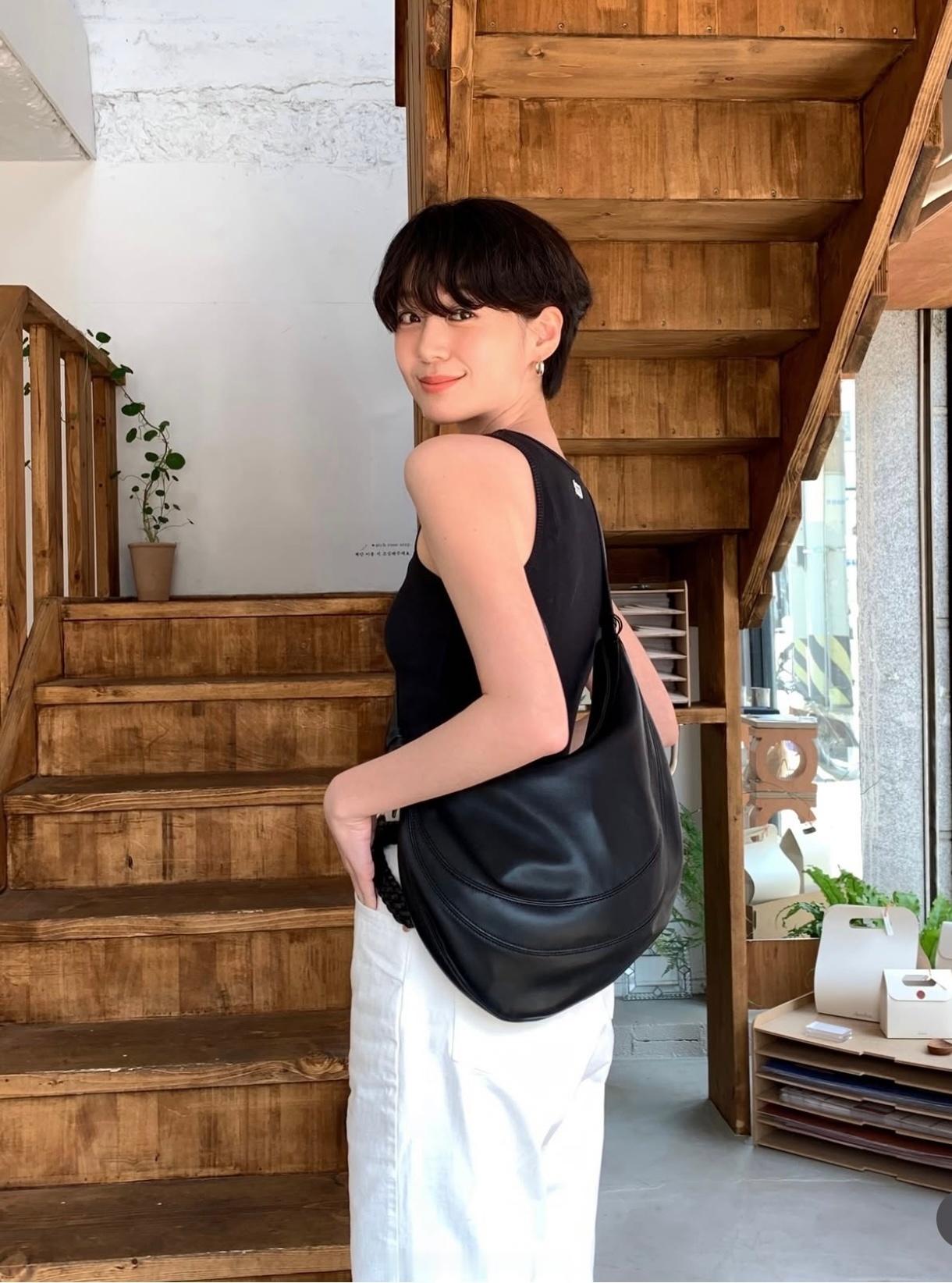 穿搭分享 连续更新第2462天韩国时尚女生日常搭配短发女生看过来韩系穿搭超能新星