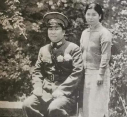 1947年，特务们将杨虎城的夫人谢葆真牢牢捆住，又用针头扎进她的大腿，谢葆真顿时