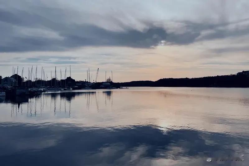 善良是不是一种深层次的、长期的人生投资？我觉得还真是。善良不会让你每天都获利，但