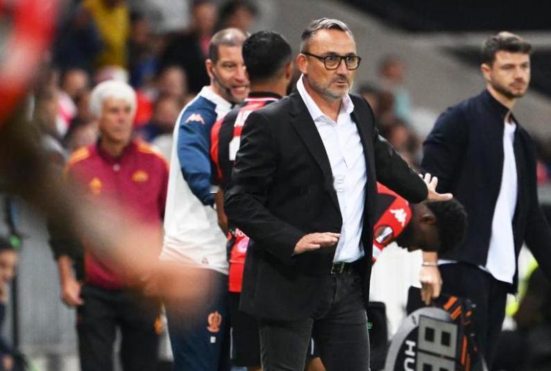 据法新社报道，目前深陷困境的法甲尼斯俱乐部，将在当地时间周一召开新闻发布会。而据