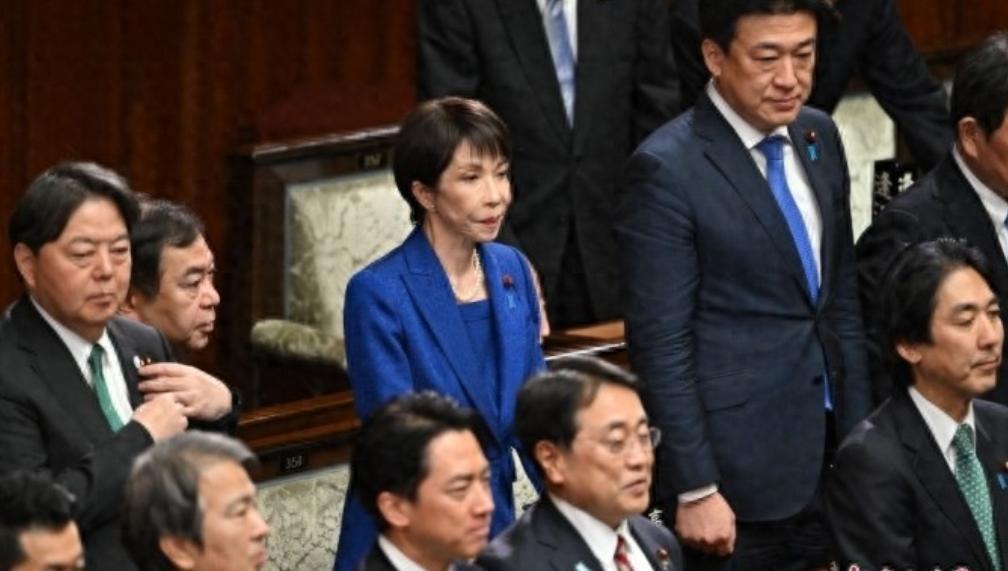 日本下定决心，要用实力跟中国“硬碰硬”，中方的回应也很干脆
日本最新发布的202