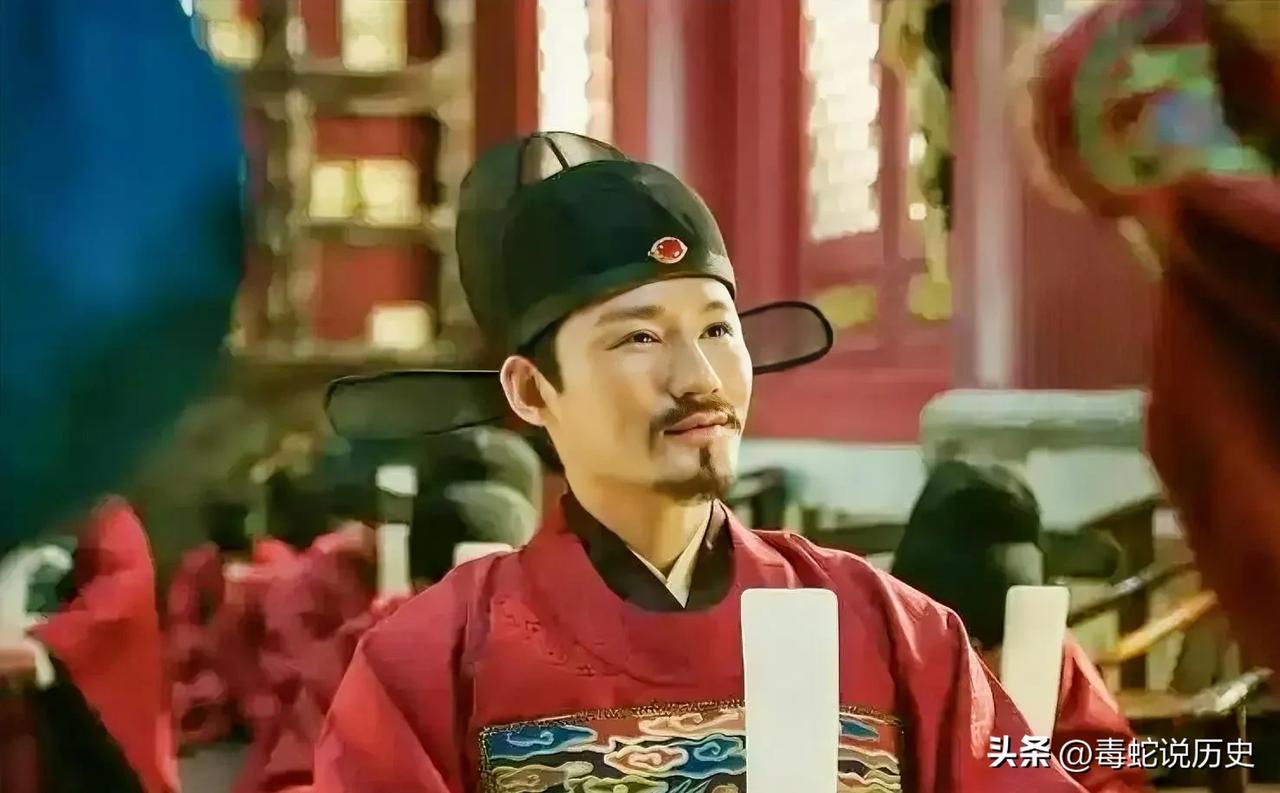 纪纲最讨厌解缙，有一次宴席出了个对子讽刺他长得矮小:“塘里水鸭，嘴扁脚短叫呷呷；