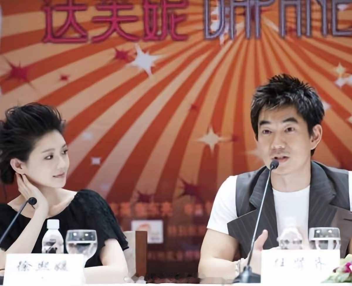 徐熙媛和任贤齐。大S与小齐的经典电影是《龙凤店》，走的是患难见真情的路子，又是欢