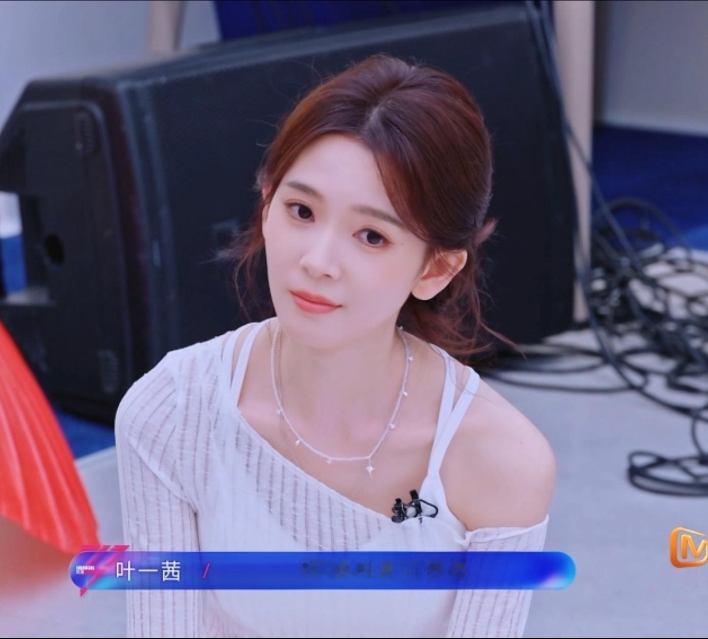 这个表情我真的 我丫也不需要偏心做到公平就够了。 