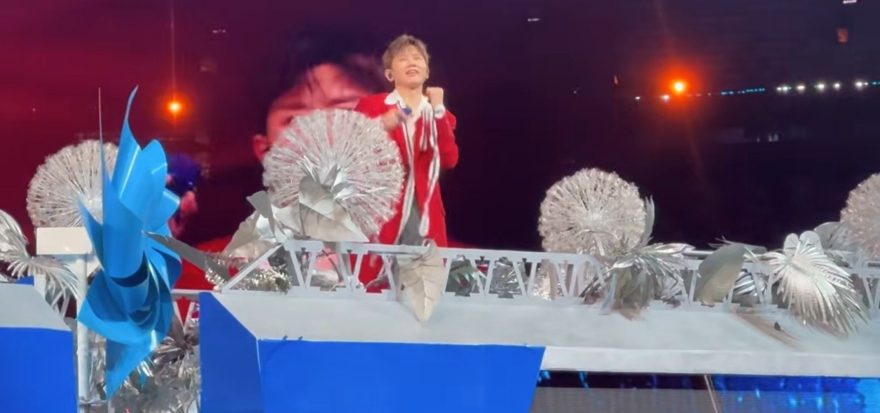 这泼天的富贵什么时候给我？我连获奖感言都想好了！张杰别抽他了抽我张杰现场抽观众上