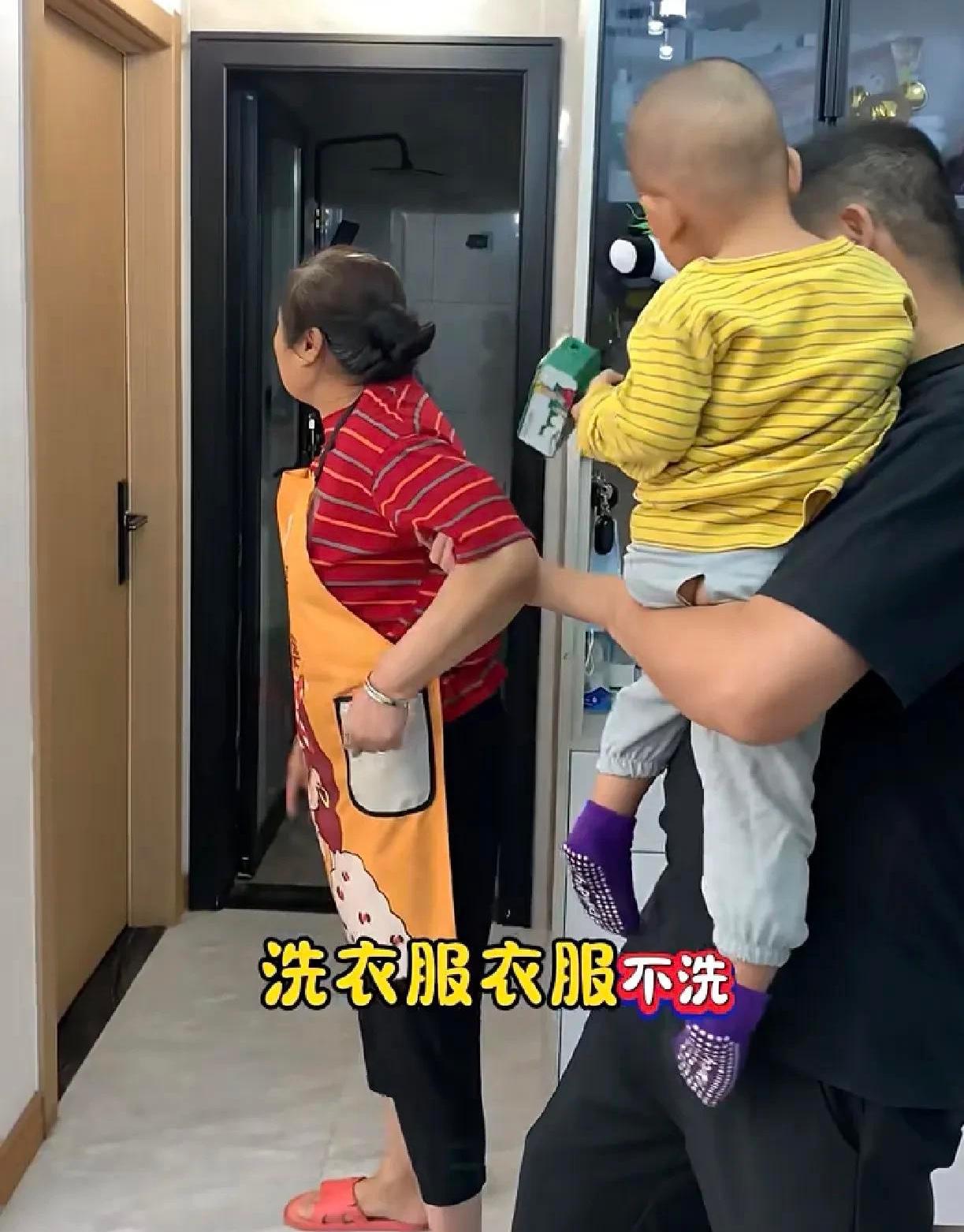 客厅里，婆婆指着儿媳妇房间大骂：“我不知道我儿子娶了个啥东西，饭饭不做，衣服衣服