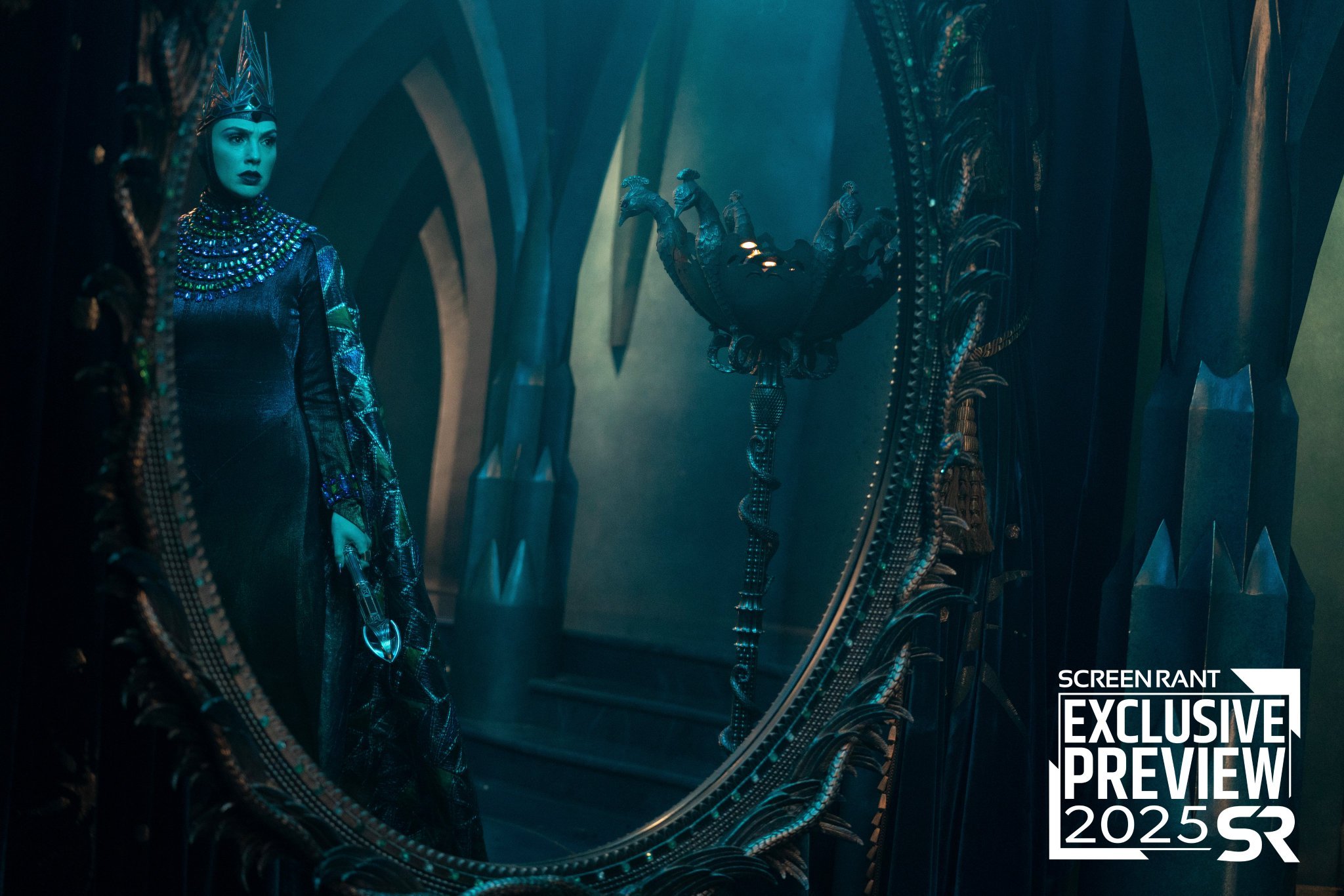 真人版《白雪公主》新剧照曝光，盖尔·加朵亮相。魔镜魔镜，谁是世界上最漂亮的女人？