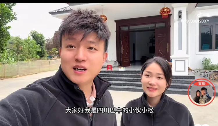 昨天小松给老丈人家的窗户全部按上了窗帘，这也是画龙点睛之笔，屋子装饰窗帘后一来提