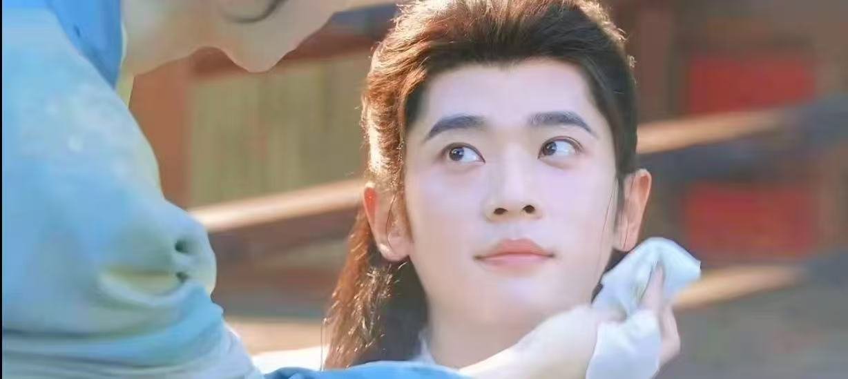 丞磊莫离第1集vs15集丞磊你自己看看第一集眼神 第一集望向叶璃的目光干净澄澈，