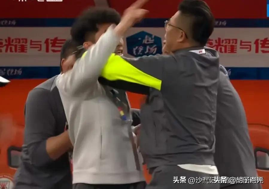 确实没想到，中超竞向郑智开出大罚单！

今天中超联赛开出联赛追加大罚单，禁赛6场