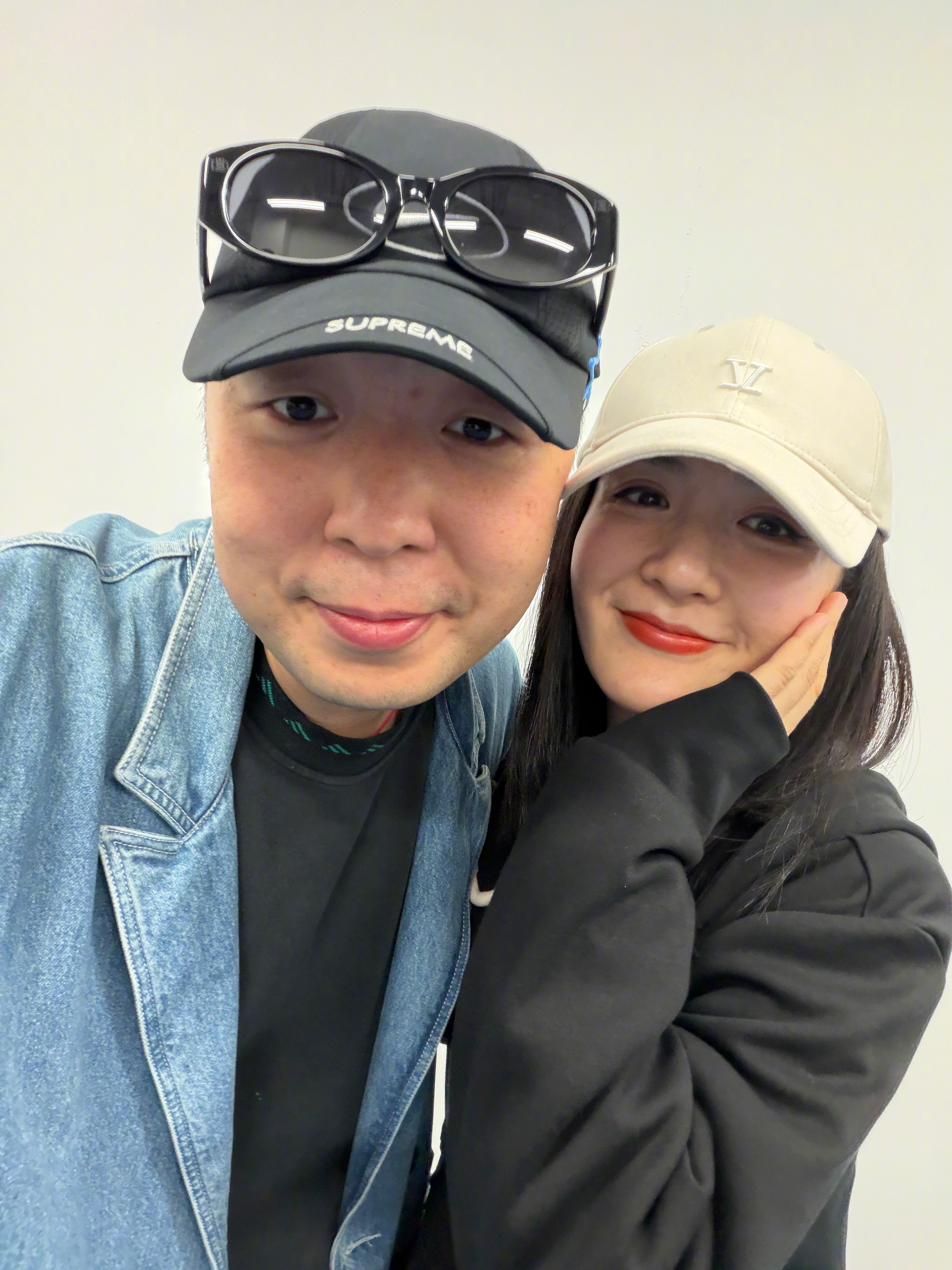 杜海涛谢娜合照杜海涛谢娜同框即是惊喜，笑容依旧灿烂，愿两位一直开心顺遂。 