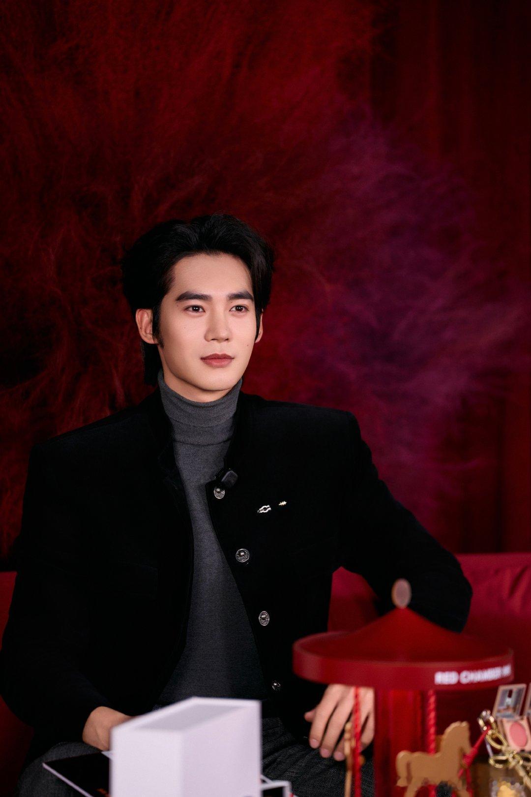 in GOLDLION 3388 2025秋冬系列石曜黑色灯芯绒西装外套 温度沉